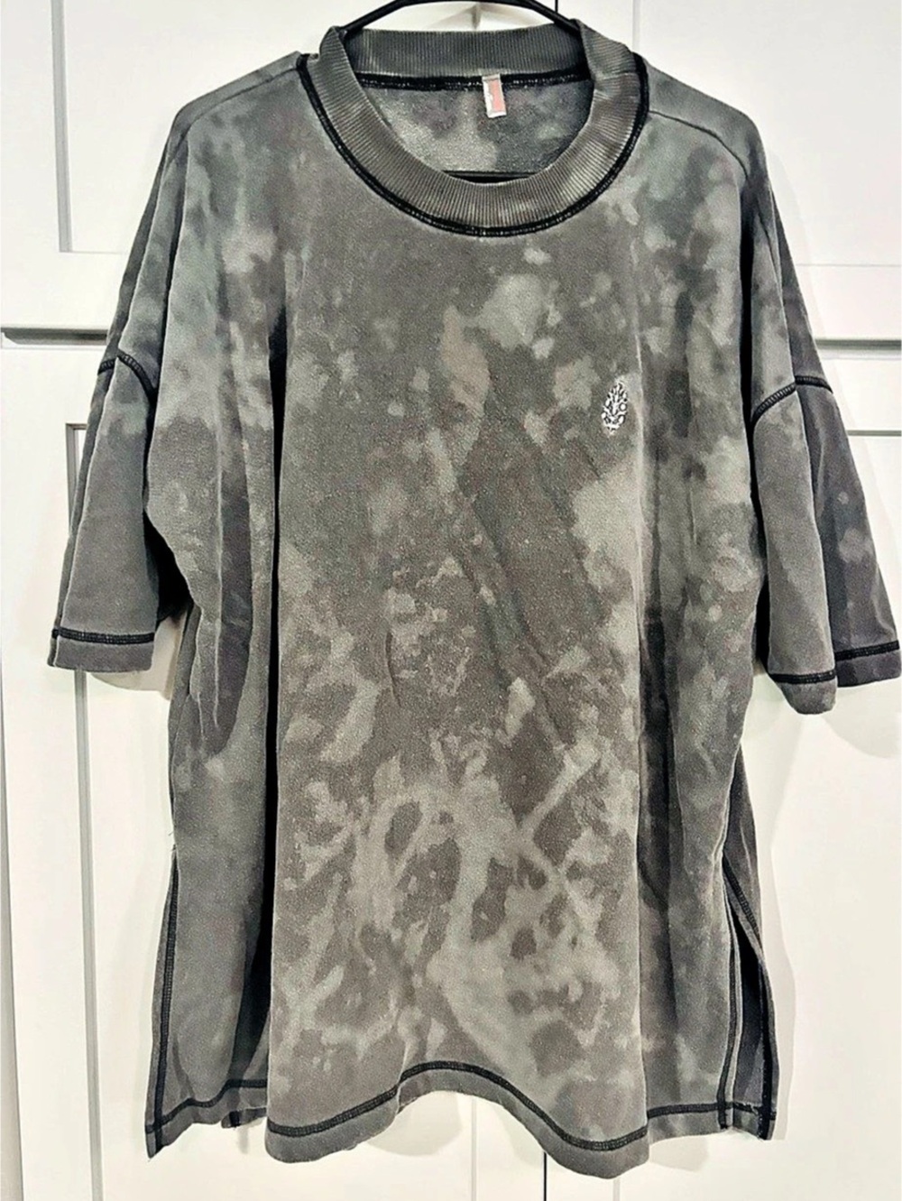 Free People Movement oversized, acid-washed / tie-dyed sweatshirt Size M